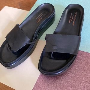 Donald Pliner Fifi platform sandals size 9.5